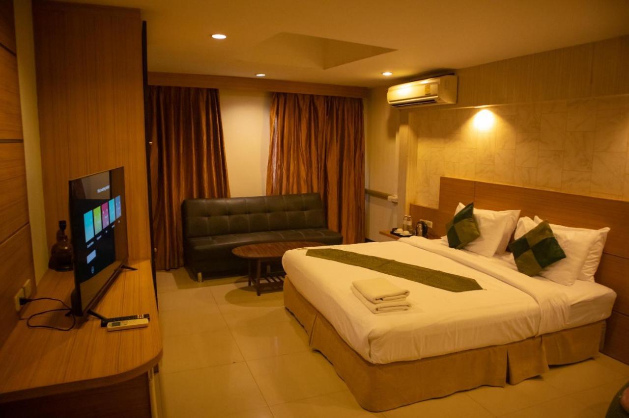 The Esse Hotel Паттайя Экстерьер фото