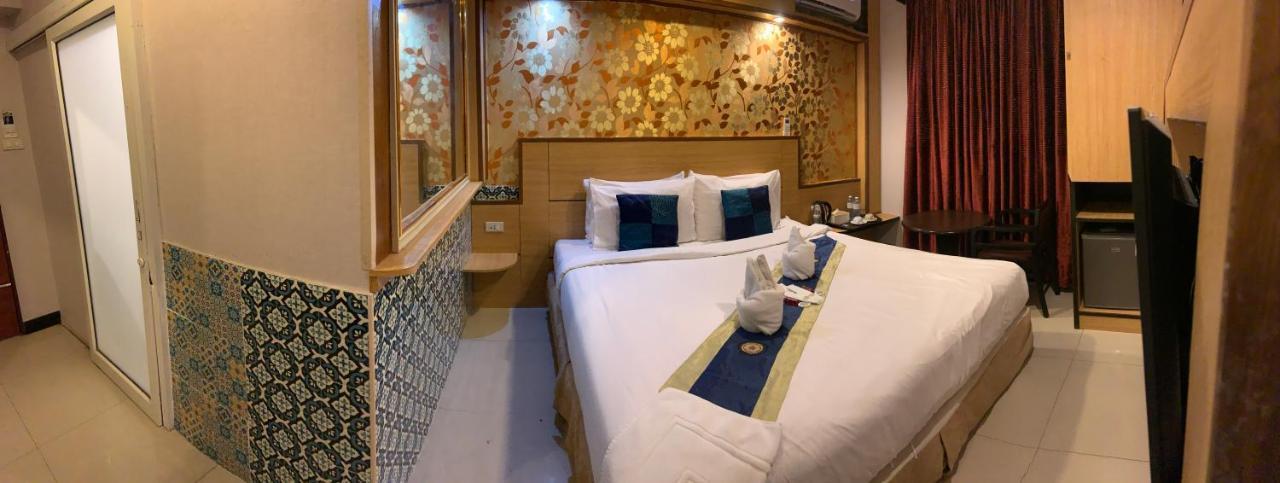 The Esse Hotel Паттайя Экстерьер фото